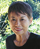 �������q