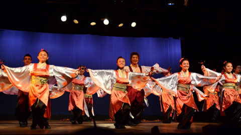 "YosakoiSoram"Alunos de Nippo.